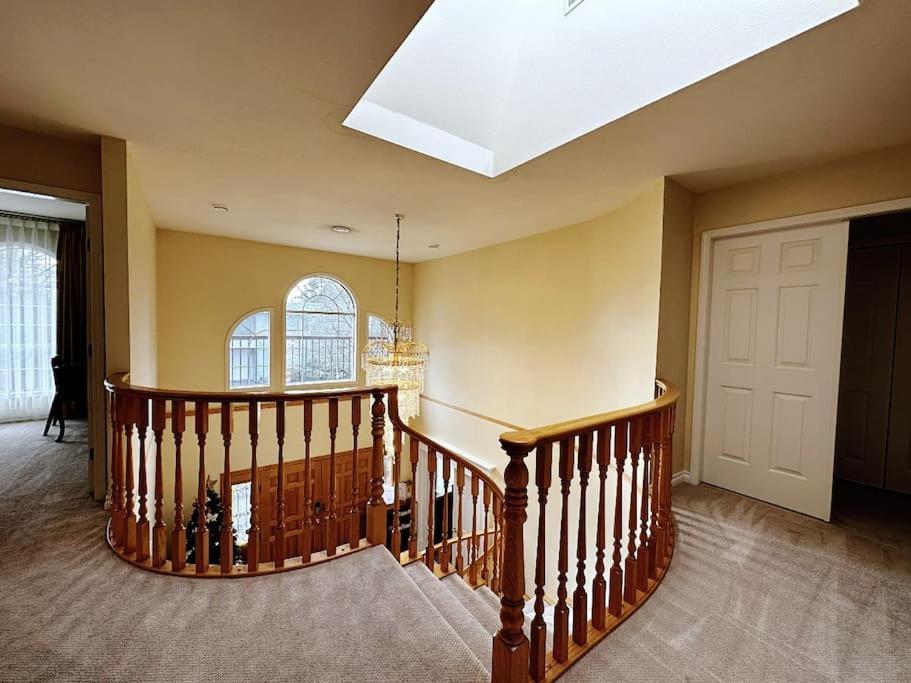 Super Cosy 8Bed & 6Bath In Vancouver Heart Near To Airport And Downtown מראה חיצוני תמונה