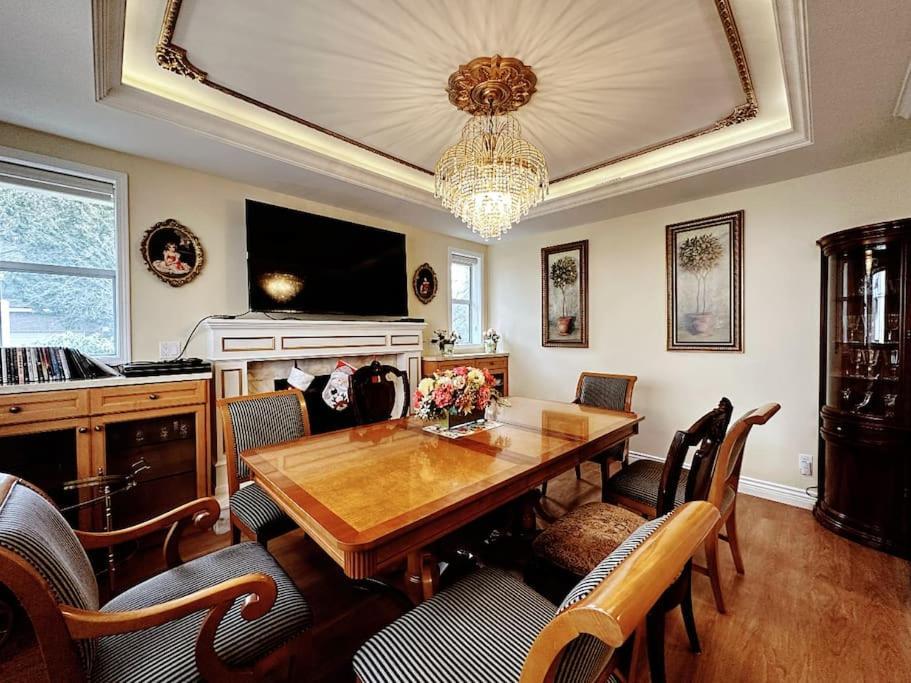 Super Cosy 8Bed & 6Bath In Vancouver Heart Near To Airport And Downtown מראה חיצוני תמונה