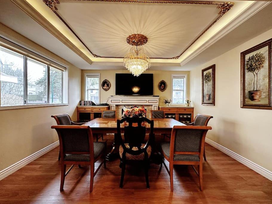 Super Cosy 8Bed & 6Bath In Vancouver Heart Near To Airport And Downtown מראה חיצוני תמונה